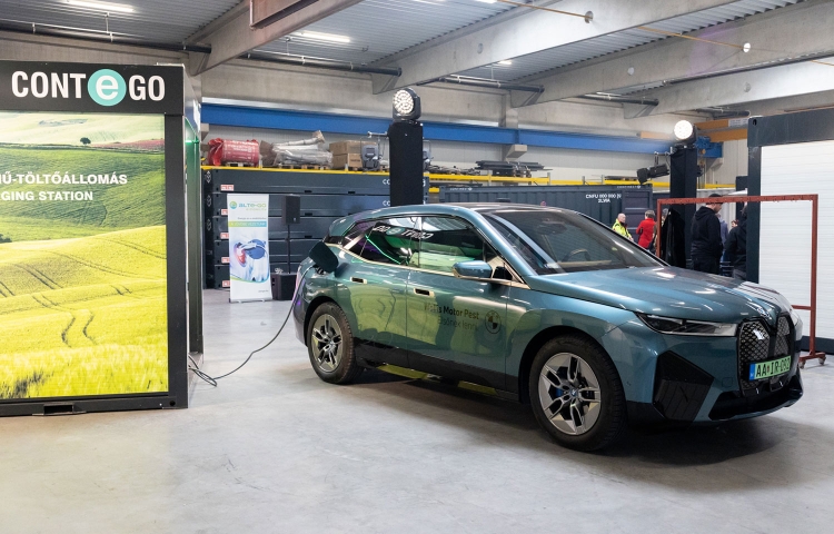 A mobile electric vehicle charging station was presented in Székesfehérvár