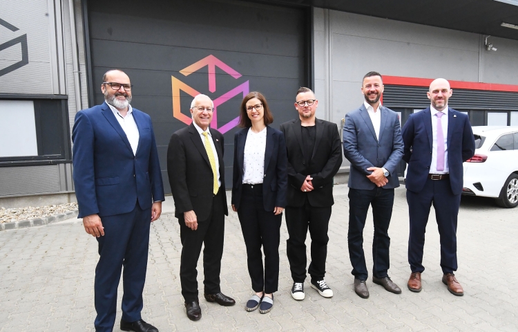 Ontario Minister Visits Continest to Explore New Opportunities for Canadian Infrastructure and Defence Projects